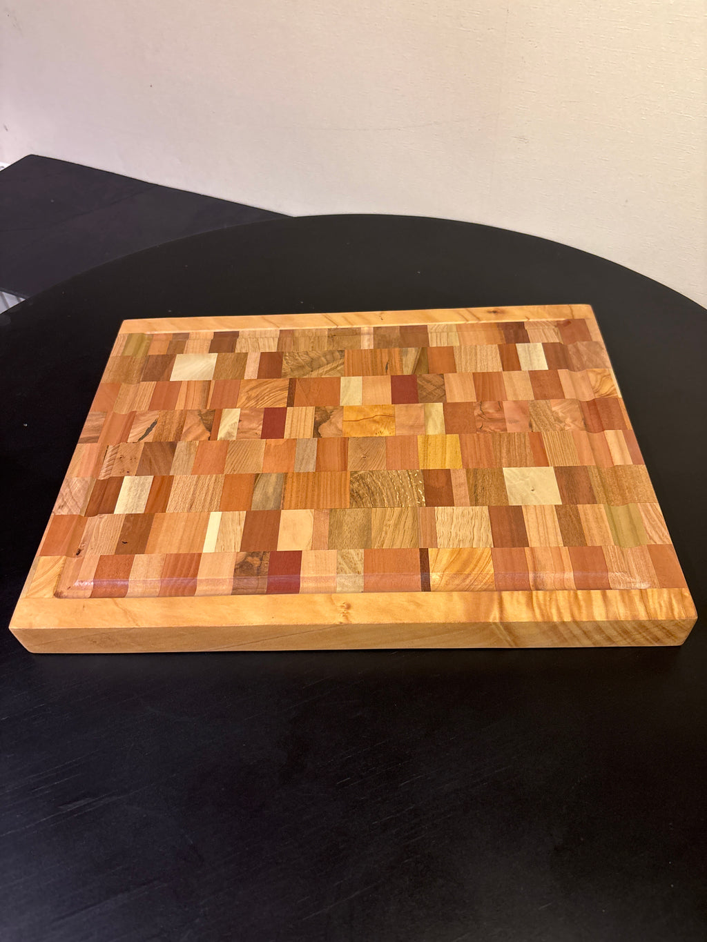 Tabla de picar con surco modelo Chaotic