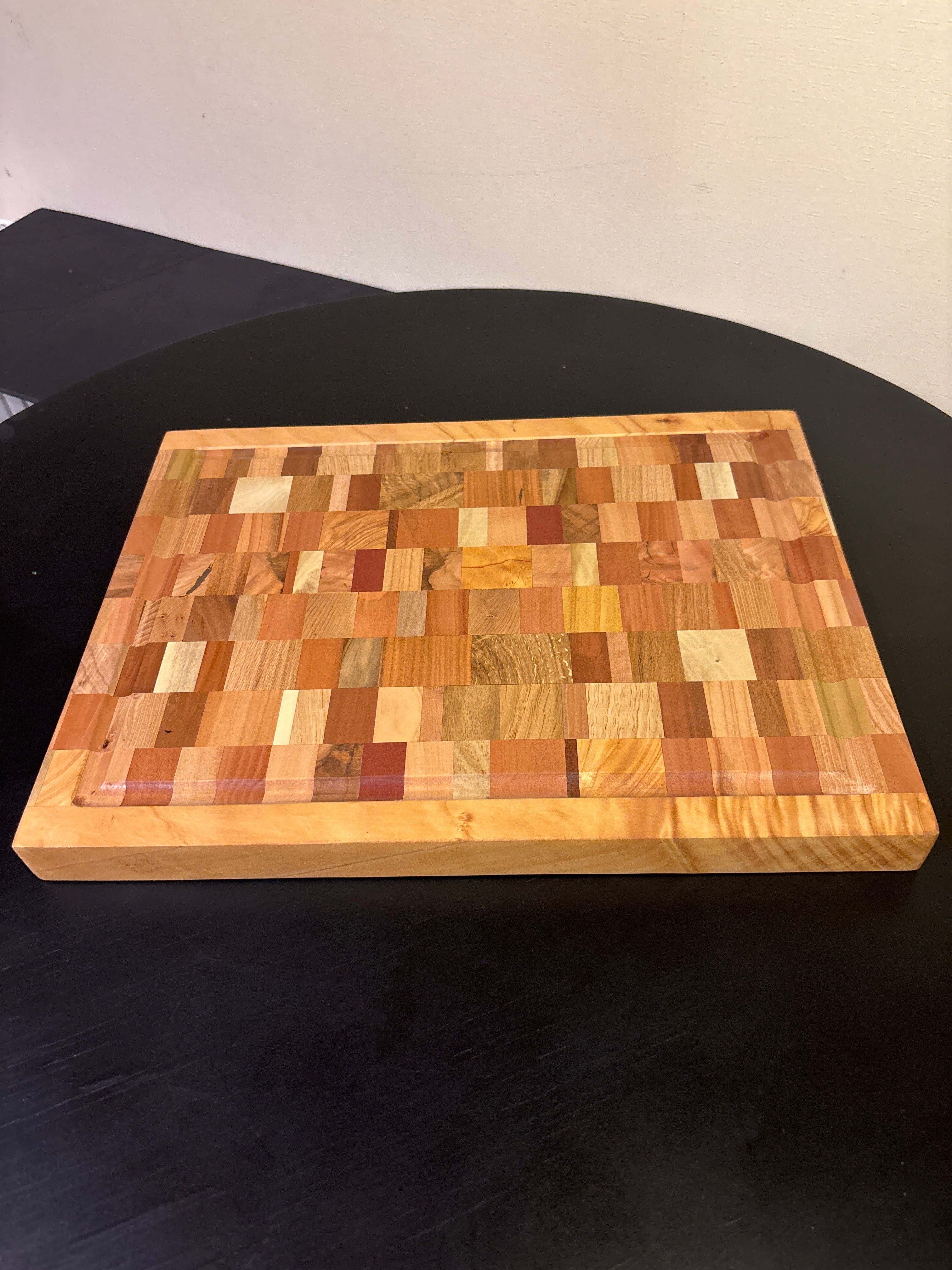 Tabla de picar con surco modelo Chaotic