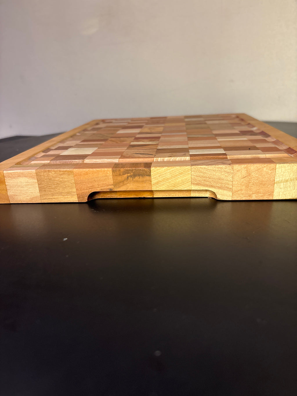 Tabla de picar con surco modelo Chaotic