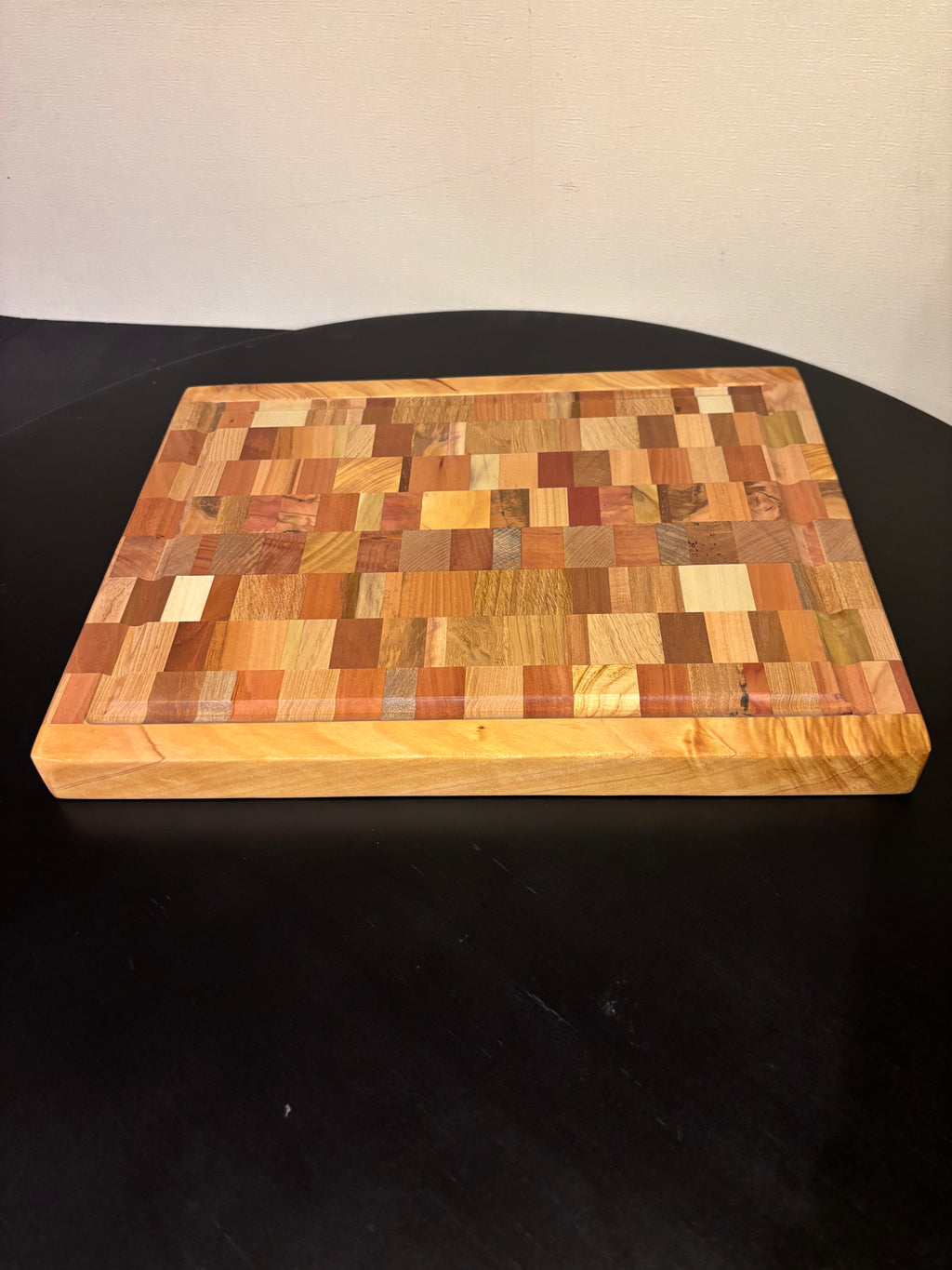 Tabla de picar con surco modelo Chaotic