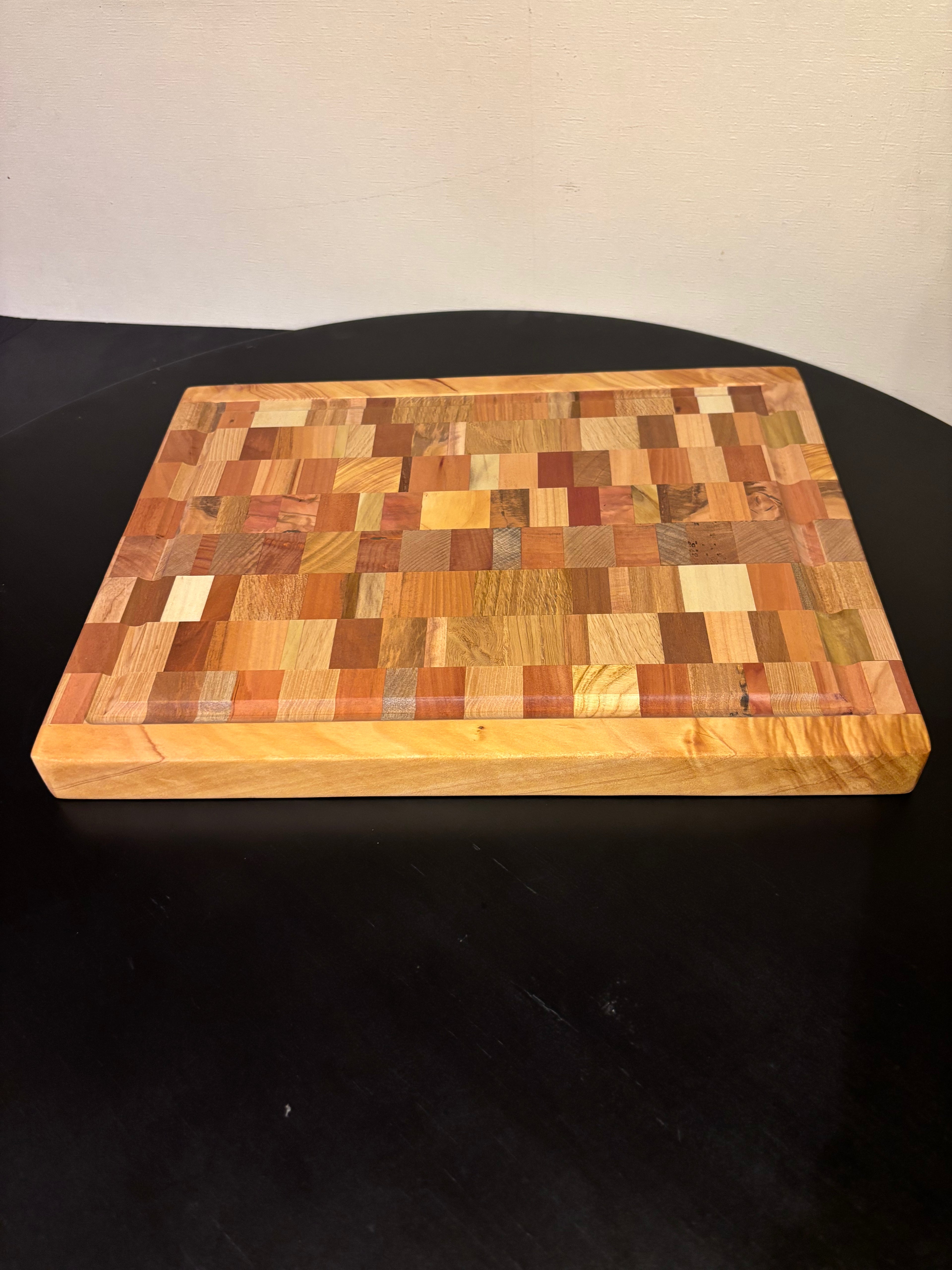 Tabla de picar con surco modelo Chaotic